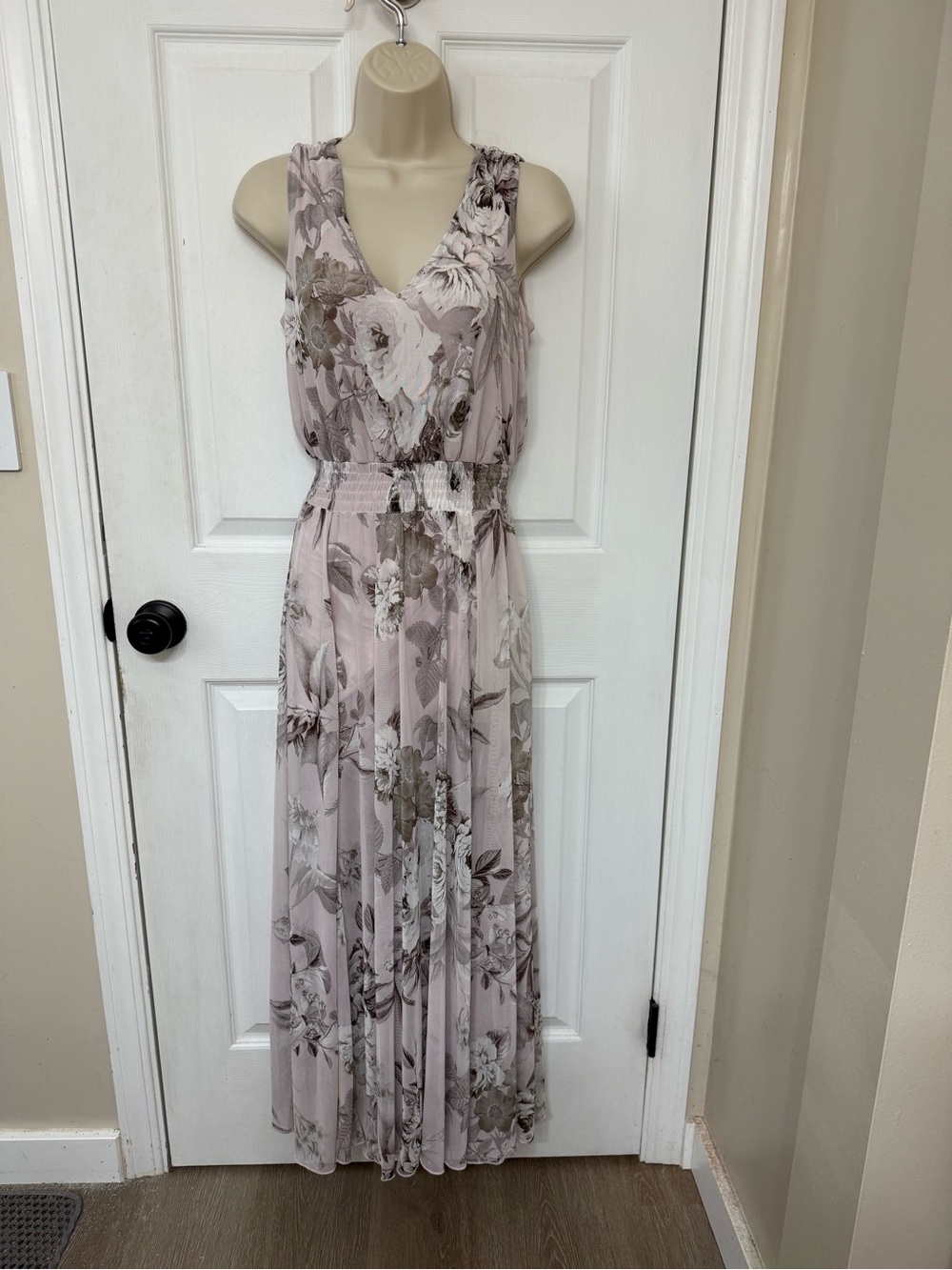 Kate & Lily Blush Floral Chiffon Maxi Dress Smocked Waist Size 4 - Picture 2 of 12